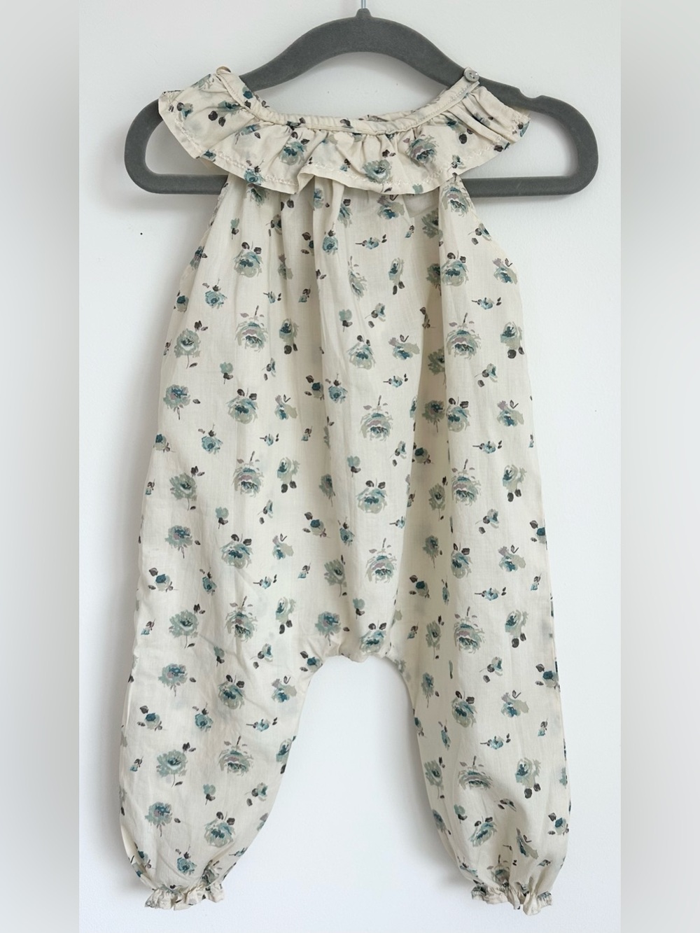 Like New! WREN Baby Floral Ruffle Neck Romper in Cream and Teal Size 6-12 Months